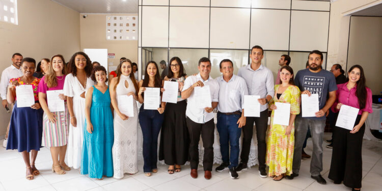 Prefeitura da Barra empossa 12 servidores aprovados em Concurso Público
