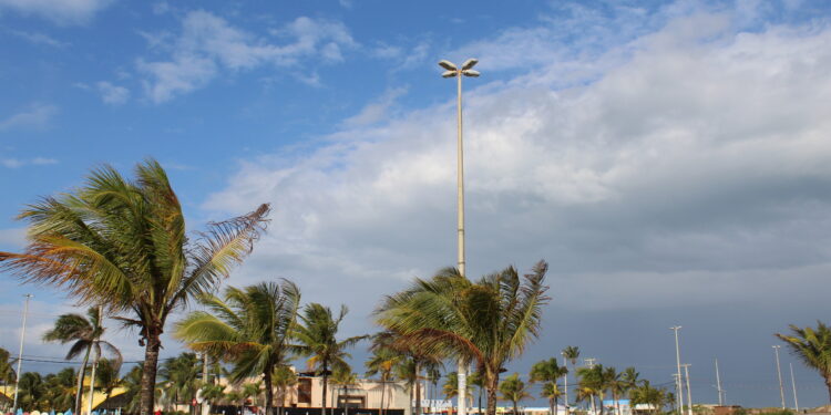 Iluminação pública: saiba a quem recorrer em casos de lâmpadas apagadas