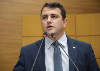 Marcos Oliveira lamenta fechamento abrupto de rádio comunitária