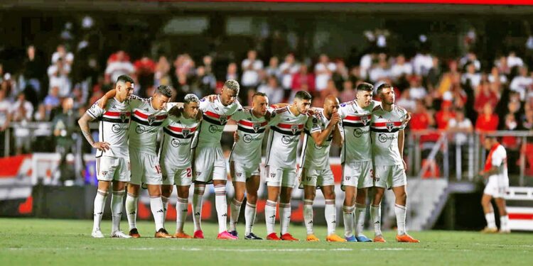 São Paulo perde para LDU nos pênaltis e acaba eliminado na Sul-Americana
