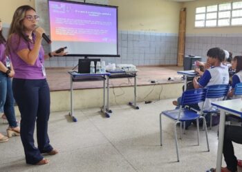 ‘Papo Cabeça’: palestra sobre violência doméstica é levada para escola