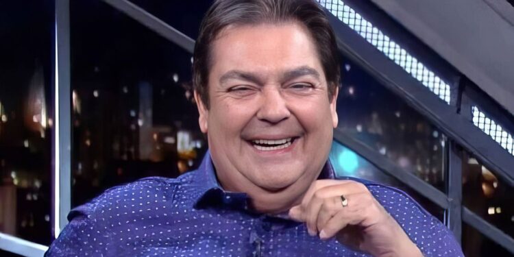 Faustão tem recuperação boa e é transferido para o quarto em SP