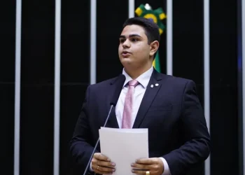 Icaro de Valmir sai em defesa dos sergipanos que sofrem com a falta constante de água