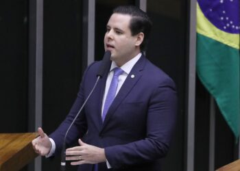 “Um turista com status de presidente”, avalia Rodrigo Valadares sobre excesso de viagens de Lula ao exterior