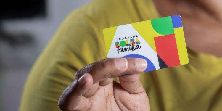 Caixa paga novo Bolsa Família a beneficiários com NIS de final 7