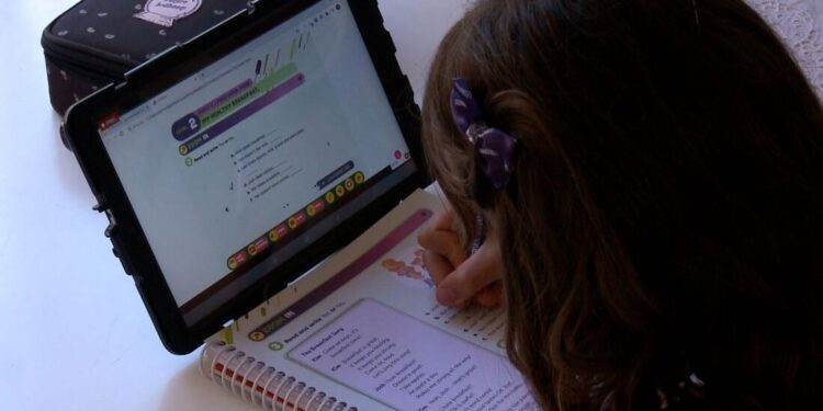 “Escolas Conectadas” leva internet a 581 instituições de ensino em Sergipe