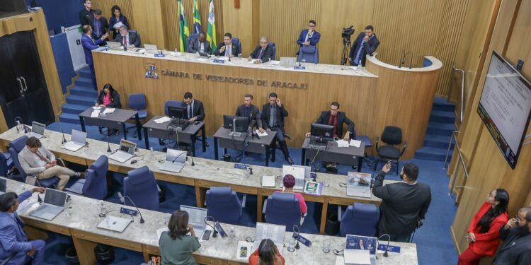 Câmara aprova projeto que eleva para 26 o número de vereadores