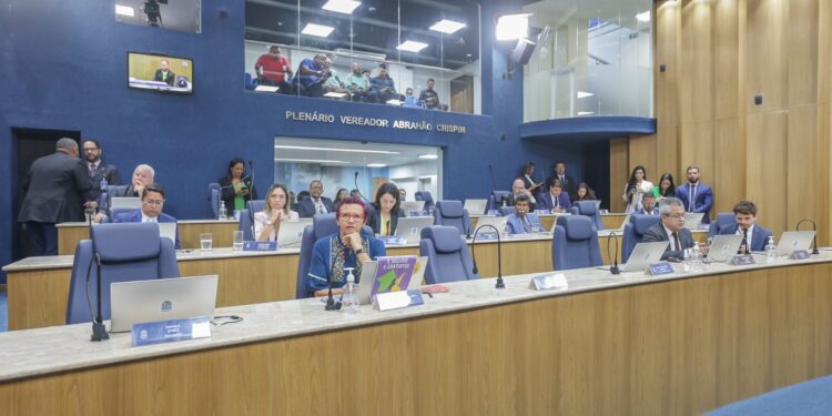 Mesa Diretora promulga alteração à Lei Orgânica e Aracaju passará a ter 26 vereadores na próxima eleição