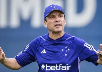 Zé Ricardo chega metendo o pé na porta, Cruzeiro muda da água pro vinho e torcida vai à loucura nas redes sociais