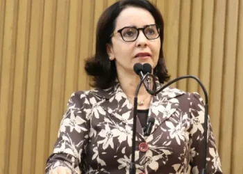 “Enquanto Fortaleza terá 100% dos ônibus elétricos, os de Aracaju são 100% sucateados”, afirma vereadora Emília