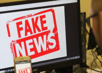 Pessoas mais escolarizadas acreditam menos em teorias conspiratórias