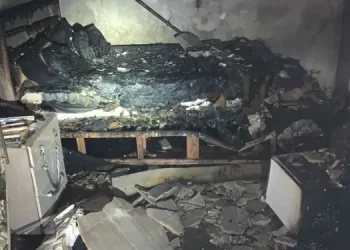 Incêndio atinge casa e um menino de 11 anos salva família no Bairro Siqueira Campos, em Aracaju