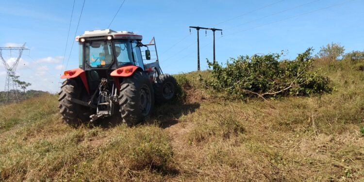 Energisa alerta sobre uso de máquinas agrícolas perto da rede elétrica