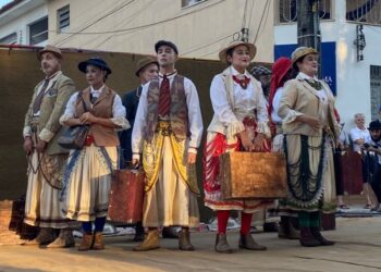Com apresentação da peça “A peleja de Leandro na trilha de Cordel”, Grupo Imbuaça emociona público em Itabaiana