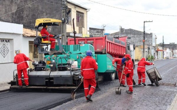 Itabaiana: Ruas do Bairro Miguel Teles recebem pavimentação asfáltica