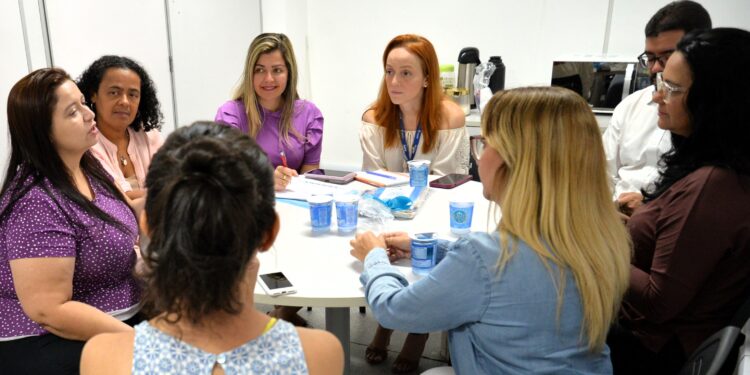 Educação e Saúde alinham estratégias para o fluxo de atendimento do Programa Acolher