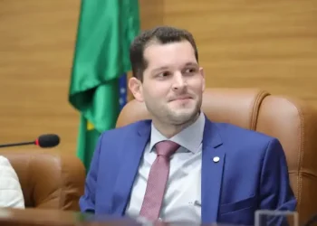 Neto Batalha distribui 200 cestas básicas com alimentos durante Arraial do Jegue em Itabi