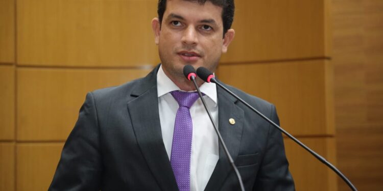 Paulo Júnior cobra recuperação de rodovias em Socorro e São Cristóvão