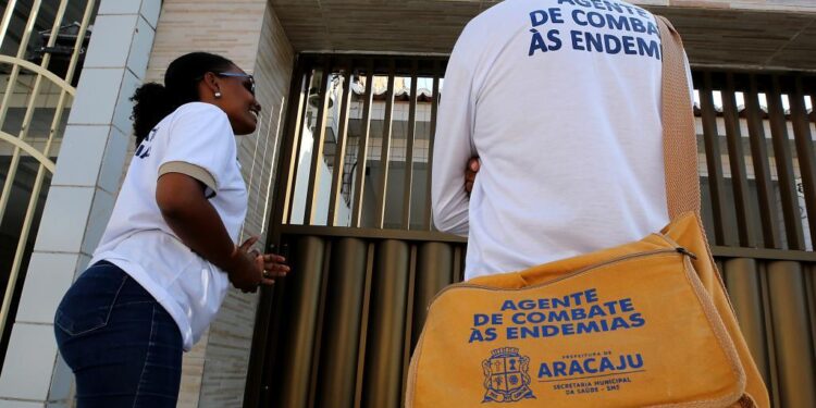 Aracaju realiza coleta do 5º Levantamento de Índice Rápido do Aedes aegypti do ano