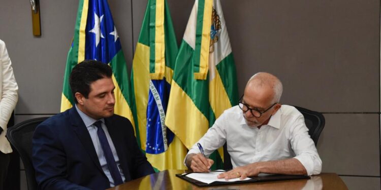 Prefeito Edvaldo se afasta por 15 dias para missão oficial na China; presidente da Câmara assume PMA