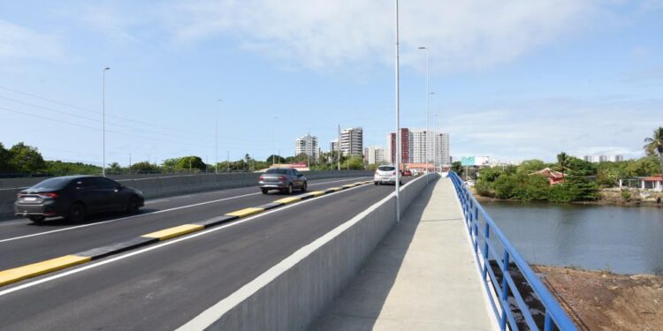 Prefeito entrega ampliação da ponte Juscelino Kubitschek: uma obra que melhora a mobilidade urbana