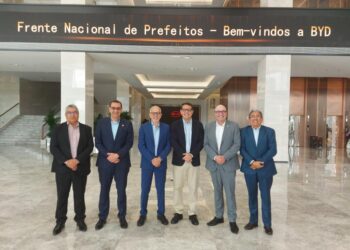 Presidente da FNP, prefeito Edvaldo inicia missão oficial na China