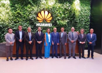 Em missão na China, prefeito Edvaldo conhece as instalações da Huawei em Shenzhen