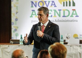 Senador Rogério Carvalho debate Reforma Administrativa e desenvolvimento de carreiras no setor público