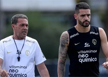 Pivô de atrito entre Luxemburgo e DM, Renato Augusto teve apenas dor muscular