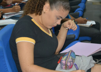 Maratona do Enem continua com oficina de redação neste sábado, 30