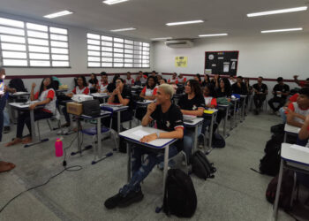 Programa Acolher promove ação de valorização da vida com alunos da rede estadual