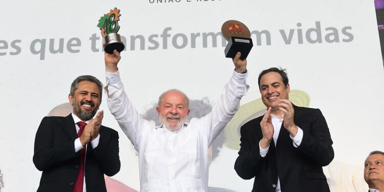 Presidente Lula anuncia redução de taxas e expansão dos programas de microcrédito do BNB