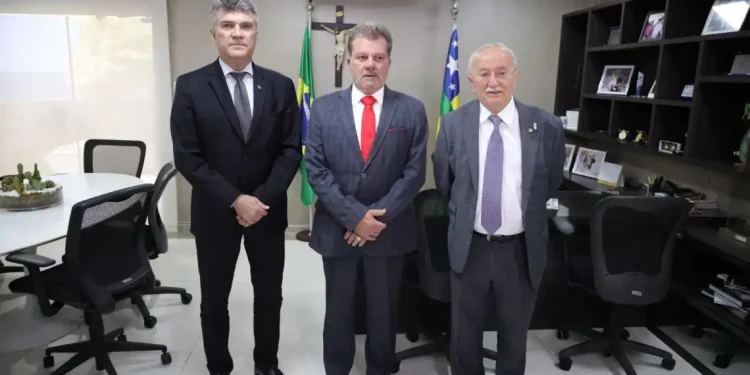 Governador de Sergipe em exercício faz visita de cortesia à Alese