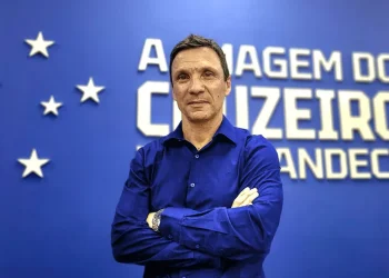 Cruzeiro anuncia Zé Ricardo para a vaga de Pepa
