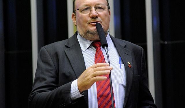 Deputado João Daniel defende medidas para vencer a “Crise do leite”