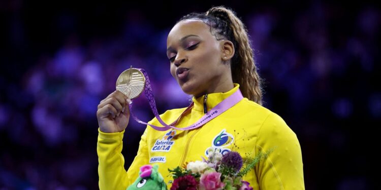 Ginasta Rebeca Andrade é bicampeã mundial do salto na Bélgica