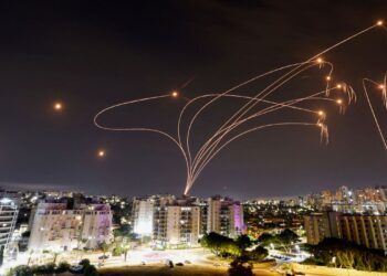 Governo pretende retirar 900 brasileiros de Israel até sábado