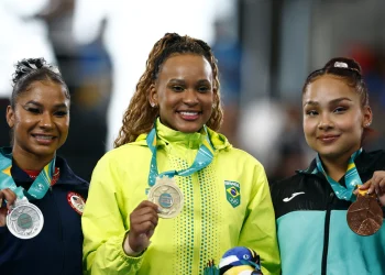 Rebeca Andrade é campeã pan-americana da prova de salto sobre a mesa