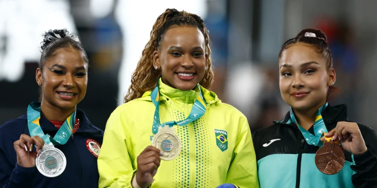 Rebeca Andrade é campeã pan-americana da prova de salto sobre a mesa