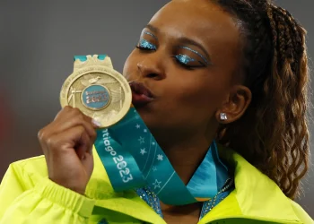 Rebeca Andrade conquista mais um ouro no Pan, agora na trave