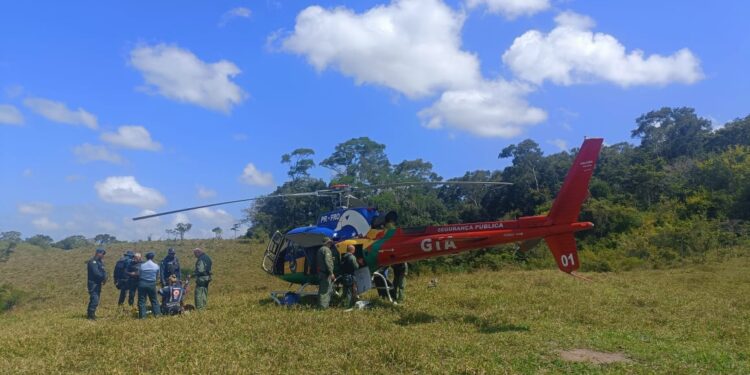 PM e GTA localizam e resgatam homem que sofreu AVC em área de mata de Laranjeiras