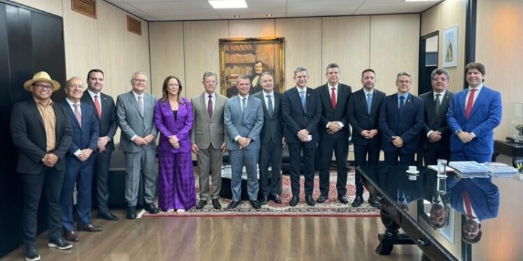 “Ponte Neópolis/Penedo será um novo vetor de desenvolvimento para os estados”, comemora senador Alessandro