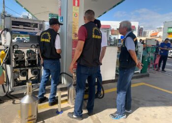 ITPS interdita bicos de abastecimento em posto de combustível de Aracaju