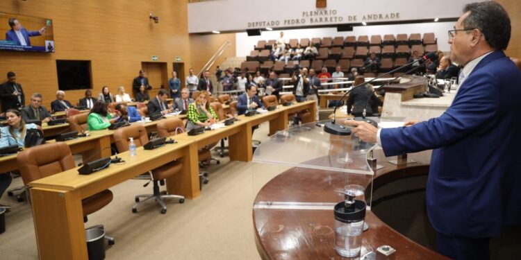 Sessão Especial: Abastecimento de água em Sergipe é debatido na Alese