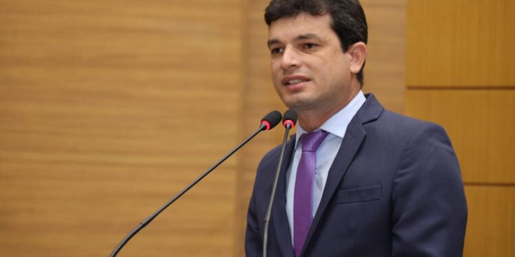 Paulo Júnior comemora repasse de 27 bilhões por parte do Governo Federal