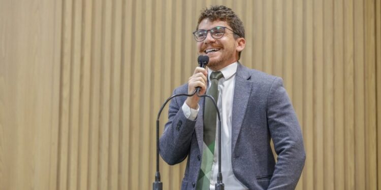 Emenda de Breno Garibalde garante gratuidade do transporte nos dias de Enem