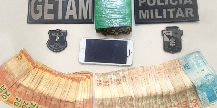 PM prende homem que transitava com droga dentro de veículo em Nossa Senhora do Socorro