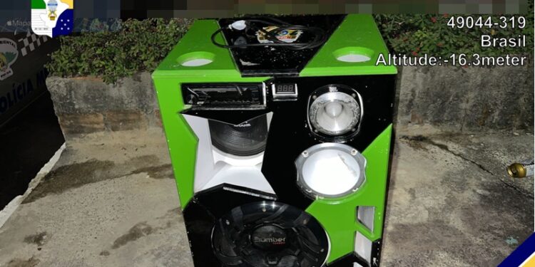 PM apreende equipamento de som após denúncia de perturbação do sossego no Bairro Santa Maria
