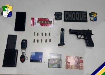 PM prende suspeito de ameaçar clientes de uma lanchonete com uma arma de fogo no Fernando Collor