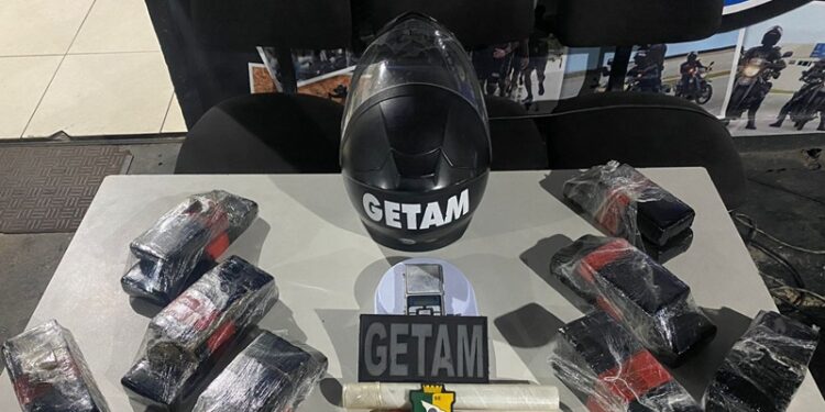 PM prende suspeito de tráfico de drogas na Zona Sul da capital